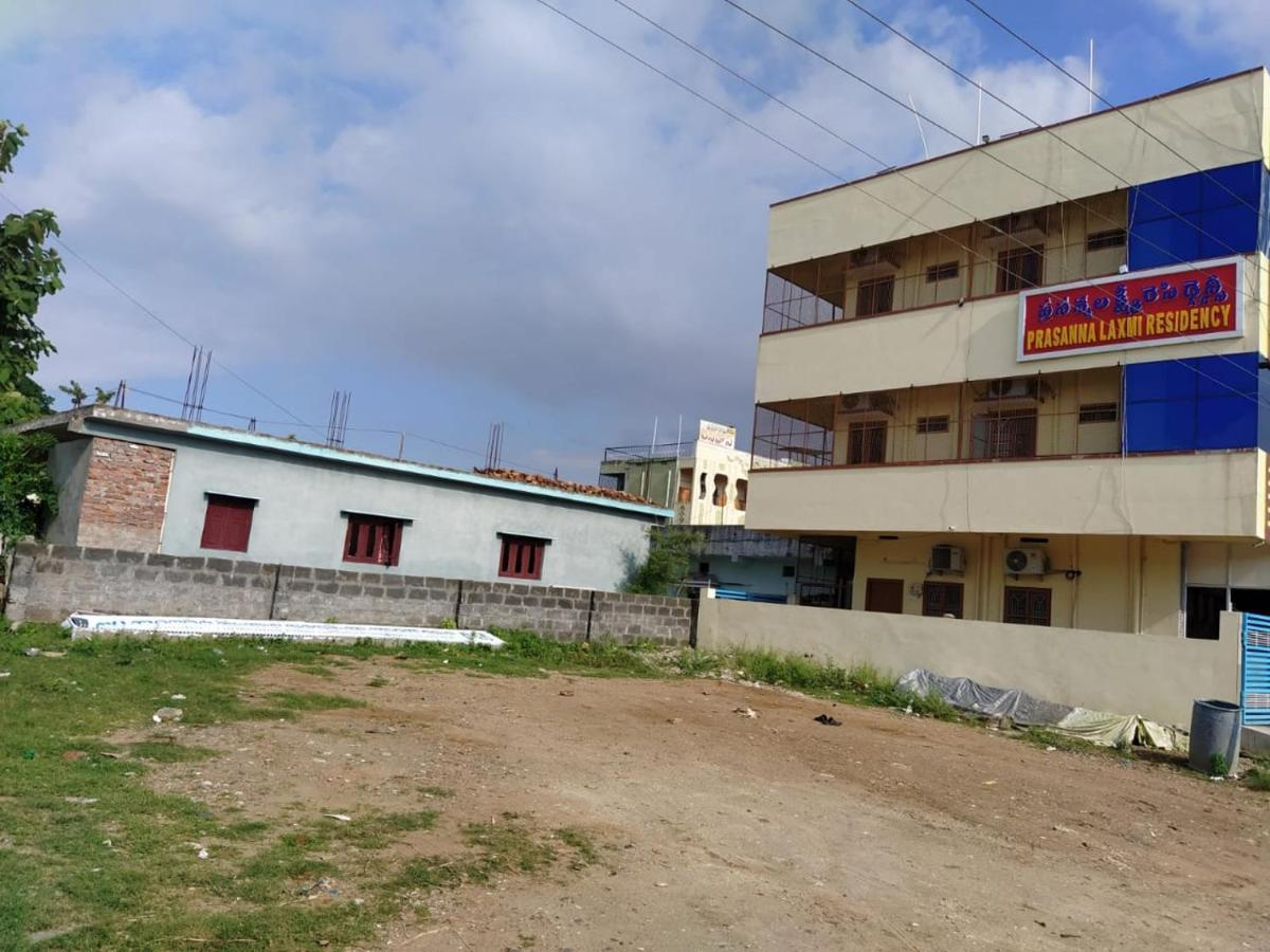 Prasanna Laxmi Residency Bhadrachalam Buitenkant foto